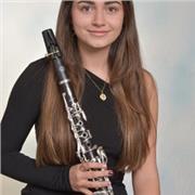 Profesora con título profesional de música (especialidad clarinete) con media de 9 y que he empezado el grado superior de música.